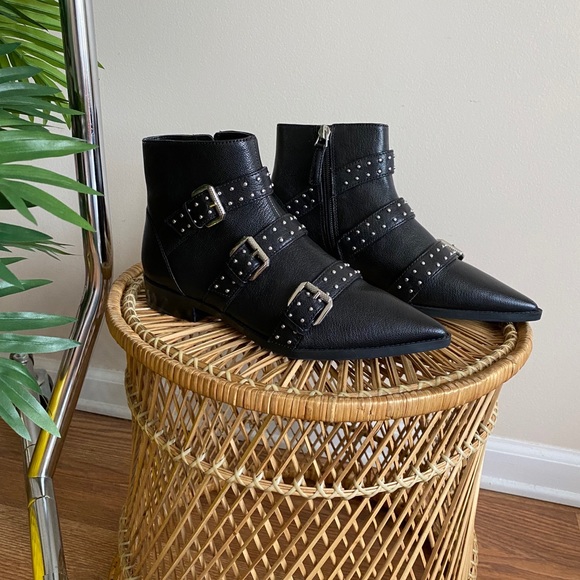 nine west seraphim booties